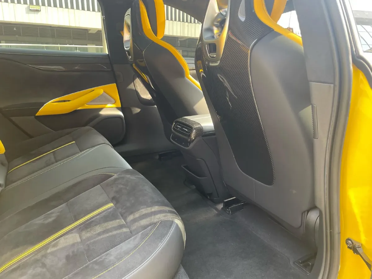 2025 MI SU7 Ultra BEV 93.7KWH,autocango,china used car exporter,china ev exporter,chinese used car exporter,chinese used ev exporter