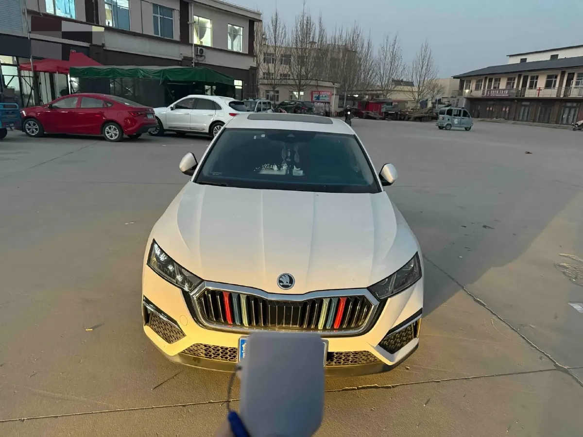 2022 Skoda Octavia 1.4T 150HP L4 7DCT,autocango,china used car exporter,china ev exporter,chinese used car exporter,chinese used ev exporter