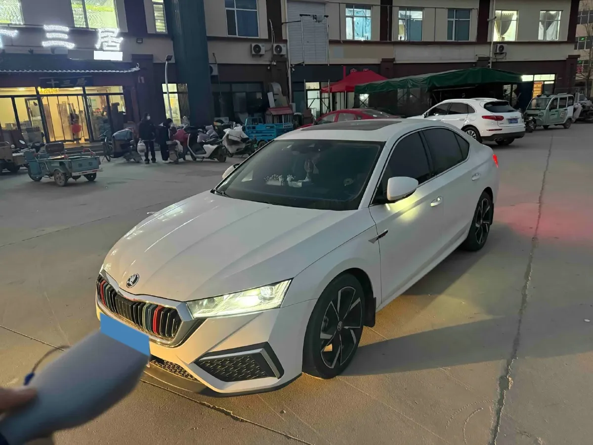 2022 Skoda Octavia 1.4T 150HP L4 7DCT,autocango,china used car exporter,china ev exporter,chinese used car exporter,chinese used ev exporter