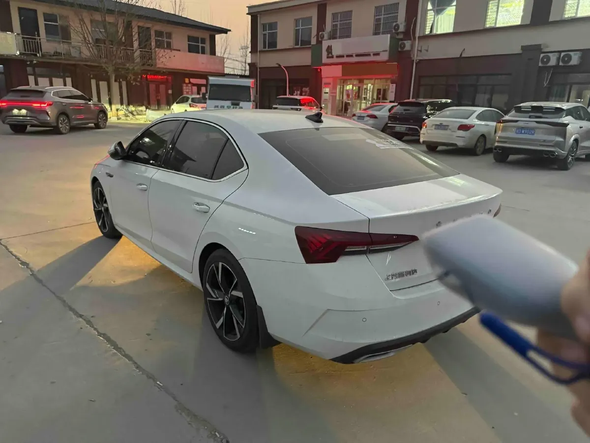 2022 Skoda Octavia 1.4T 150HP L4 7DCT,autocango,china used car exporter,china ev exporter,chinese used car exporter,chinese used ev exporter