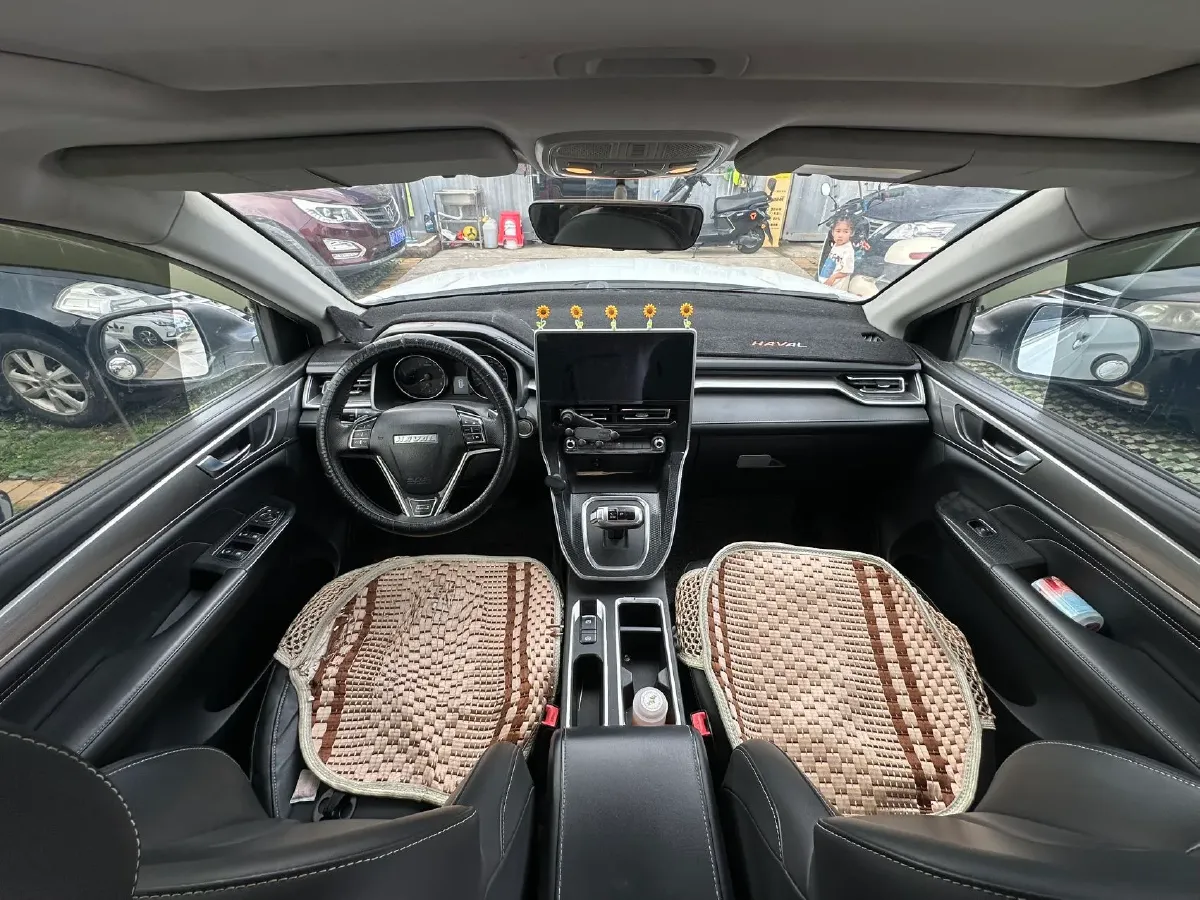 2021 Haval M6 1.5T 150HP L4 7DCT,autocango,china used car exporter,china ev exporter,chinese used car exporter,chinese used ev exporter