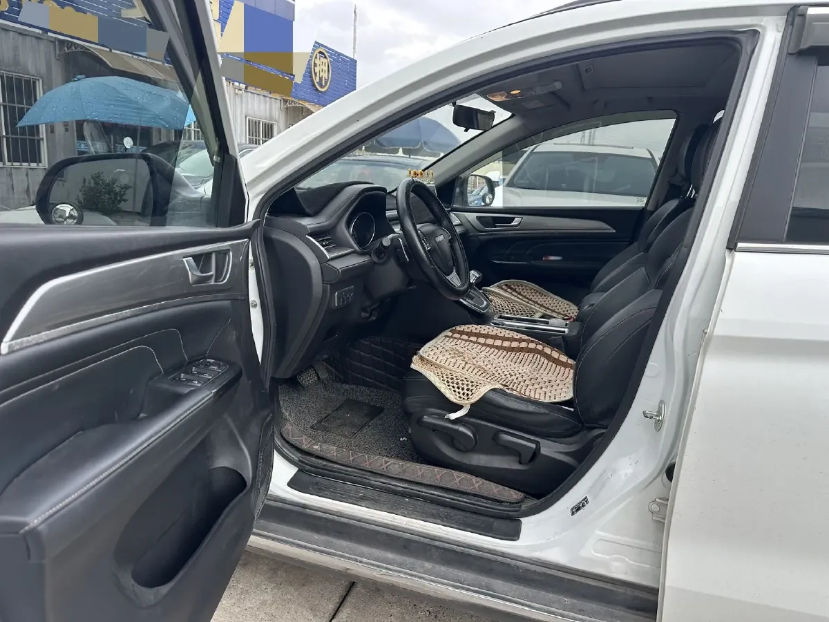 2021 Haval M6 1.5T 150HP L4 7DCT,autocango,china used car exporter,china ev exporter,chinese used car exporter,chinese used ev exporter