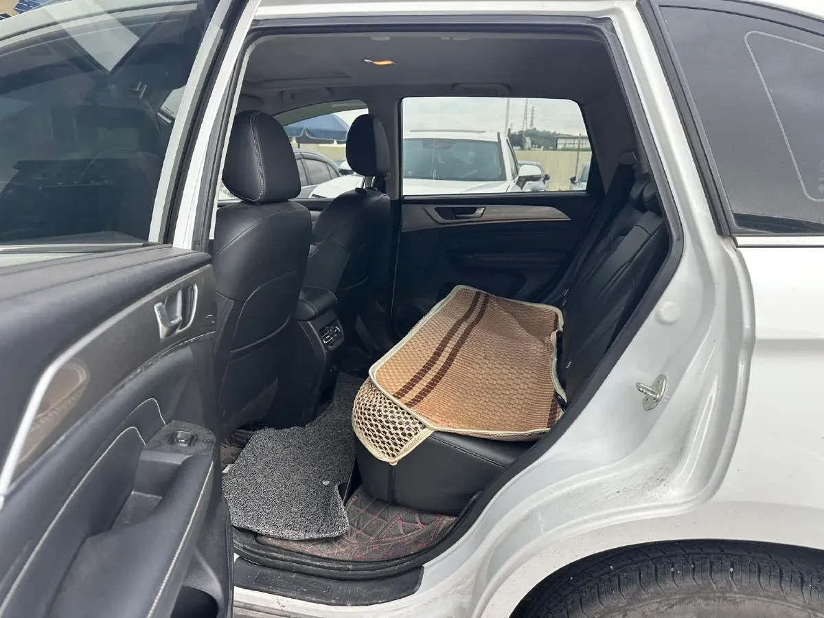 2021 Haval M6 1.5T 150HP L4 7DCT,autocango,china used car exporter,china ev exporter,chinese used car exporter,chinese used ev exporter