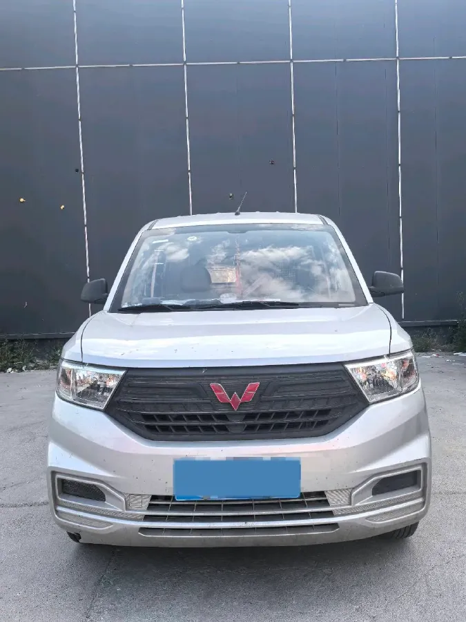 2022 WuLing HongGuang V 1.5L 99HP L4 6MT,autocango,china used car exporter,china ev exporter,chinese used car exporter,chinese used ev exporter