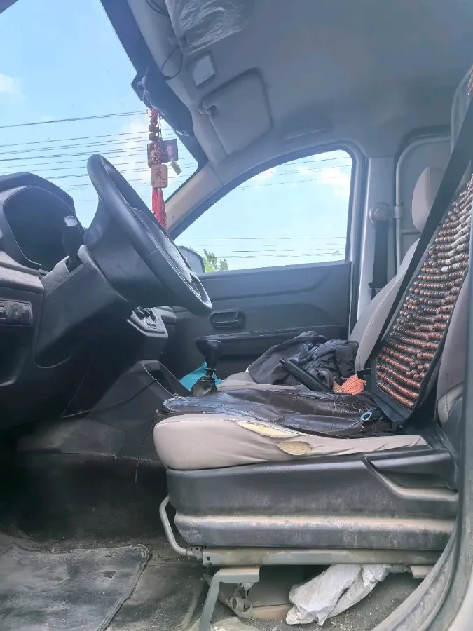 2022 WuLing HongGuang V 1.5L 99HP L4 6MT,autocango,china used car exporter,china ev exporter,chinese used car exporter,chinese used ev exporter