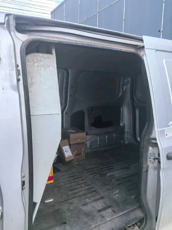 2022 WuLing HongGuang V 1.5L 99HP L4 6MT,autocango,china used car exporter,china ev exporter,chinese used car exporter,chinese used ev exporter