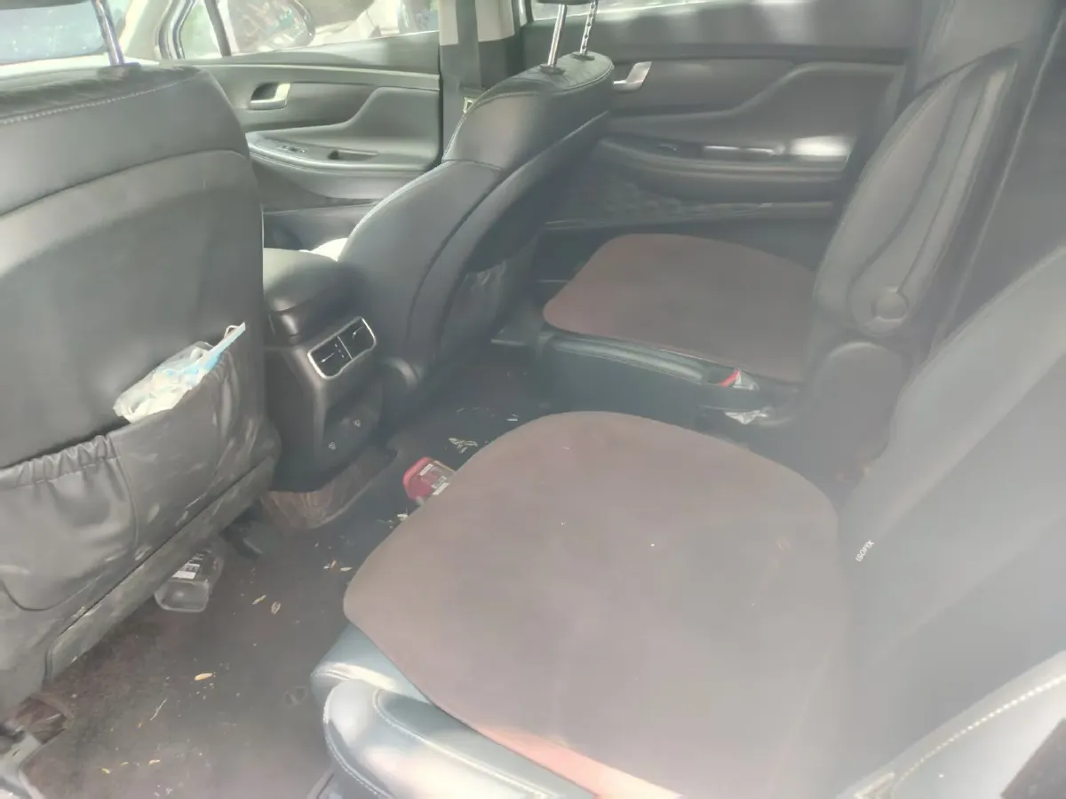 2023 Hyundai Santafe 2.0T 230HP L4 8AT,autocango,china used car exporter,china ev exporter,chinese used car exporter,chinese used ev exporter