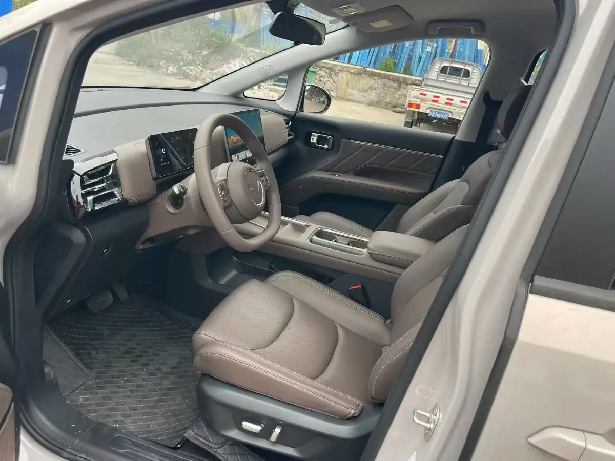 2025 Geely Galaxy L6 1.5L 112HP L4 1DHT PHEV 19.09KWH,autocango,china used car exporter,china ev exporter,chinese used car exporter,chinese used ev exporter