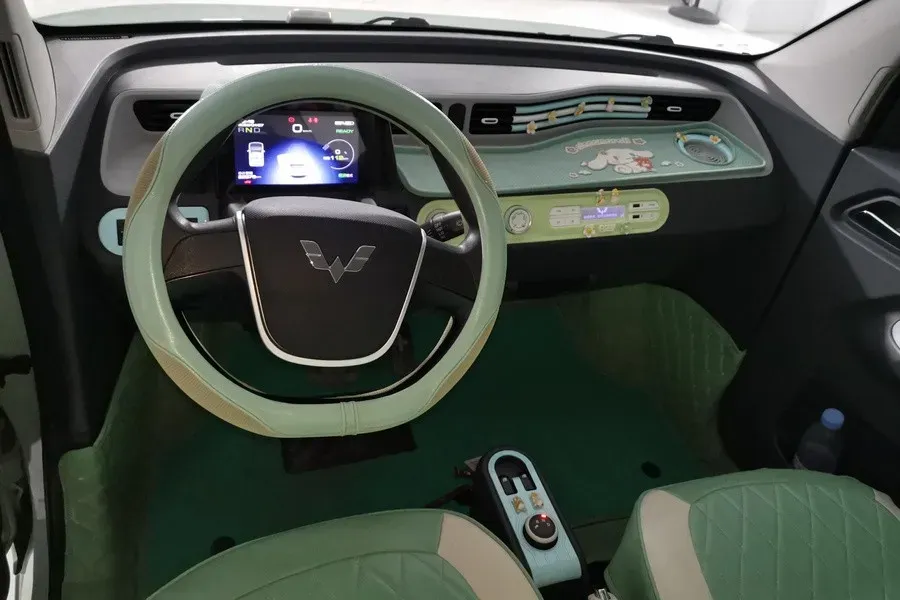 2021 WuLing HongGuang MINI EV BEV 13.9KWH,autocango,china used car exporter,china ev exporter,chinese used car exporter,chinese used ev exporter