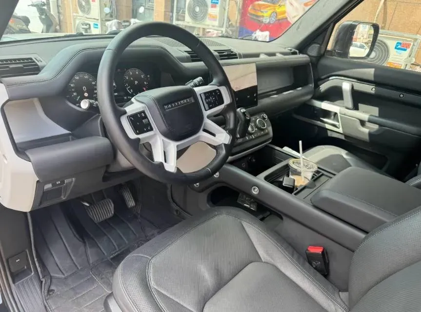 2024 Land Rover Defender 3.0T 400HP L6 8AT,autocango,china used car exporter,china ev exporter,chinese used car exporter,chinese used ev exporter