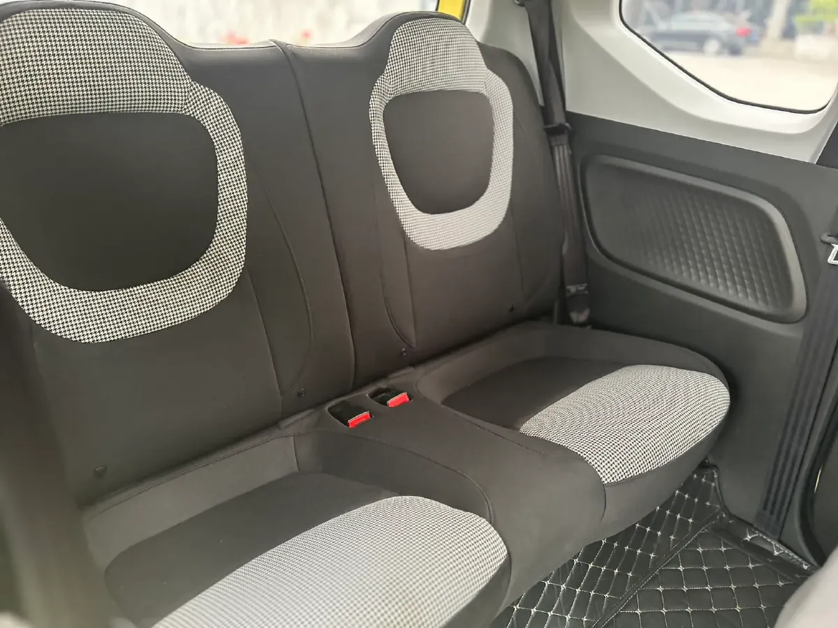 2024 WuLing HongGuang MINI EV BEV 17.3KWH,autocango,china used car exporter,china ev exporter,chinese used car exporter,chinese used ev exporter