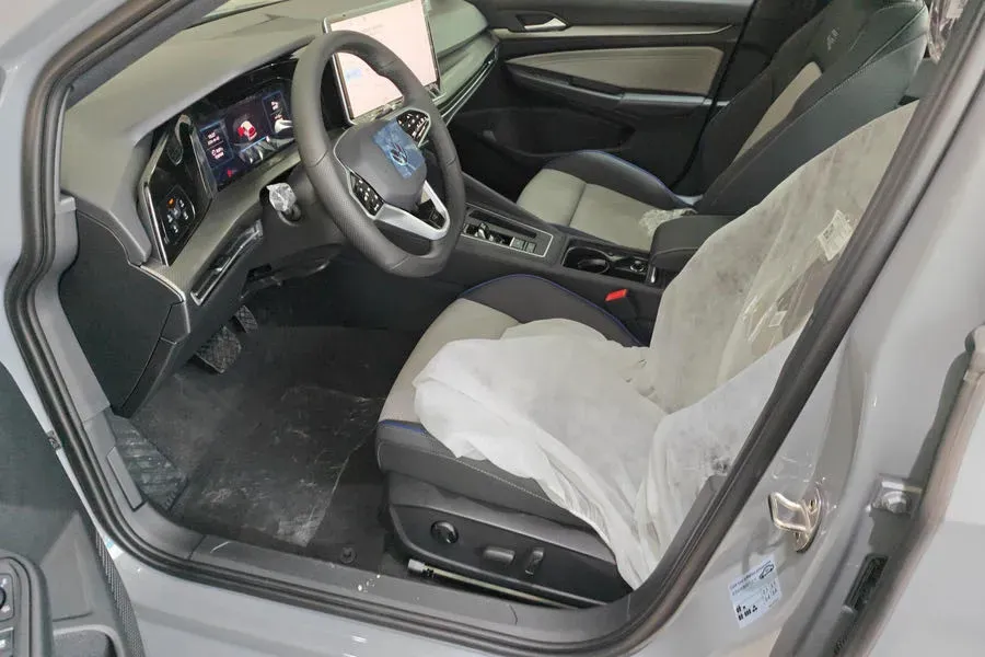 2025 Volkswagen Golf 1.5T 160HP L4 7DCT,autocango,china used car exporter,china ev exporter,chinese used car exporter,chinese used ev exporter