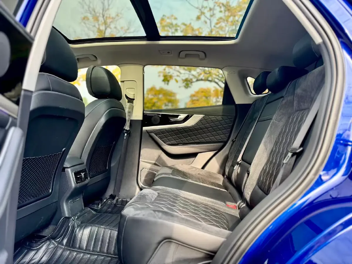 2019 HongQi HS5 2.0T 224HP L4 6AT,autocango,china used car exporter,china ev exporter,chinese used car exporter,chinese used ev exporter