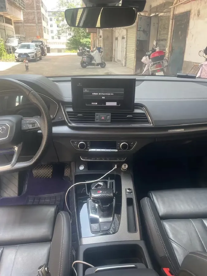 2022 Audi Q5L 2.0T 252HP L4 7DCT,autocango,china used car exporter,china ev exporter,chinese used car exporter,chinese used ev exporter