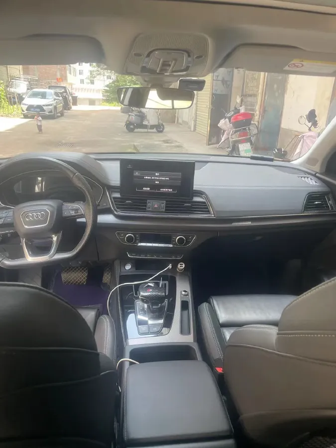 2022 Audi Q5L 2.0T 252HP L4 7DCT,autocango,china used car exporter,china ev exporter,chinese used car exporter,chinese used ev exporter