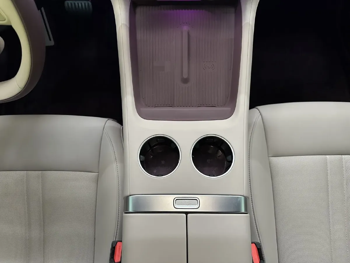 2025 MI YU7 BEV 96.3KWH,autocango,china used car exporter,china ev exporter,chinese used car exporter,chinese used ev exporter