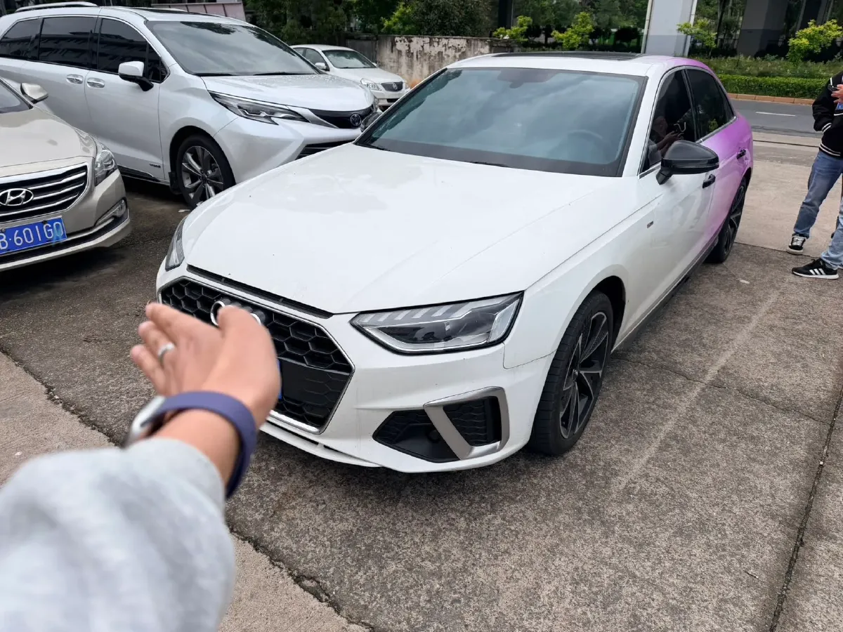 2022 Audi A4L 2.0T 190HP L4 7DCT,autocango,china used car exporter,china ev exporter,chinese used car exporter,chinese used ev exporter