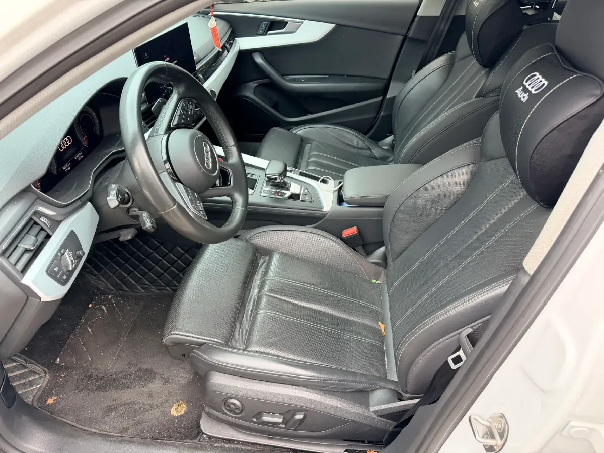 2022 Audi A4L 2.0T 190HP L4 7DCT,autocango,china used car exporter,china ev exporter,chinese used car exporter,chinese used ev exporter