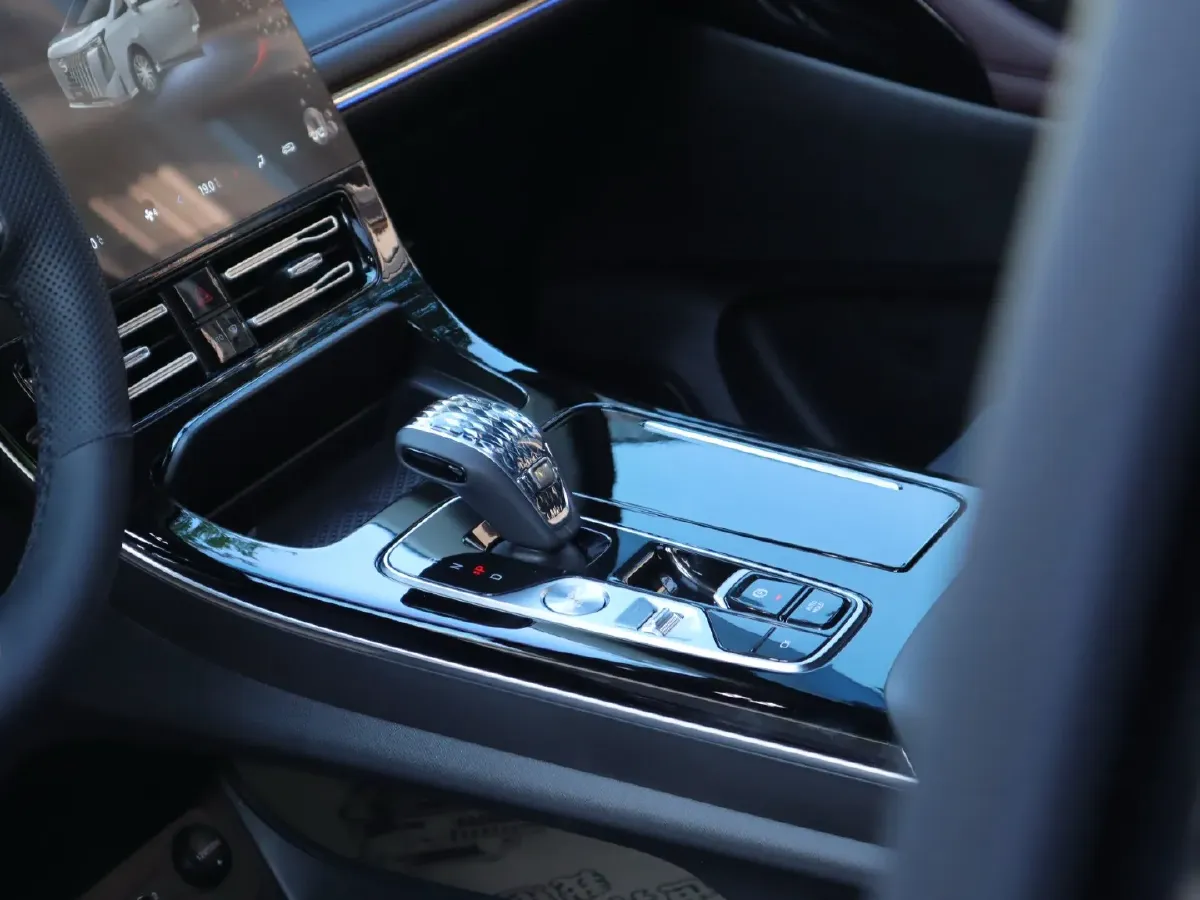 2024 GAC Trumpchi M8 2.0T 252HP L4 8AT,autocango,china used car exporter,china ev exporter,chinese used car exporter,chinese used ev exporter