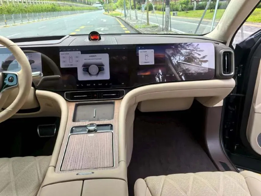 2025 AITO AITO M9 REEV 160HP REEV 52KWH,autocango,china used car exporter,china ev exporter,chinese used car exporter,chinese used ev exporter