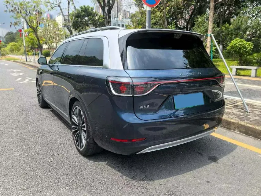 2025 AITO AITO M9 REEV 160HP REEV 52KWH,autocango,china used car exporter,china ev exporter,chinese used car exporter,chinese used ev exporter
