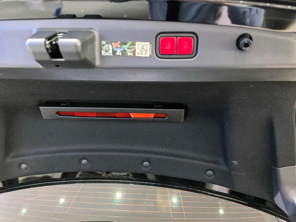 2025 Mercedes-Benz E Class 2.0T 258HP L4 9AT,autocango,china used car exporter,china ev exporter,chinese used car exporter,chinese used ev exporter