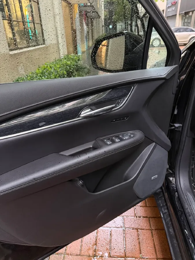 2021 Cadillac XT5 2.0T 237HP L4 9AT,autocango,china used car exporter,china ev exporter,chinese used car exporter,chinese used ev exporter