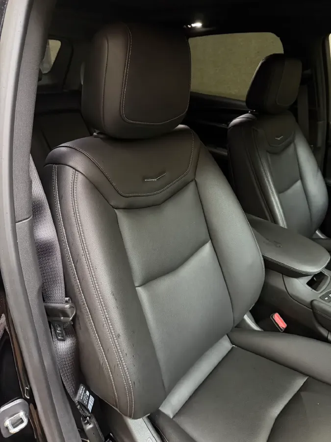 2021 Cadillac XT5 2.0T 237HP L4 9AT,autocango,china used car exporter,china ev exporter,chinese used car exporter,chinese used ev exporter