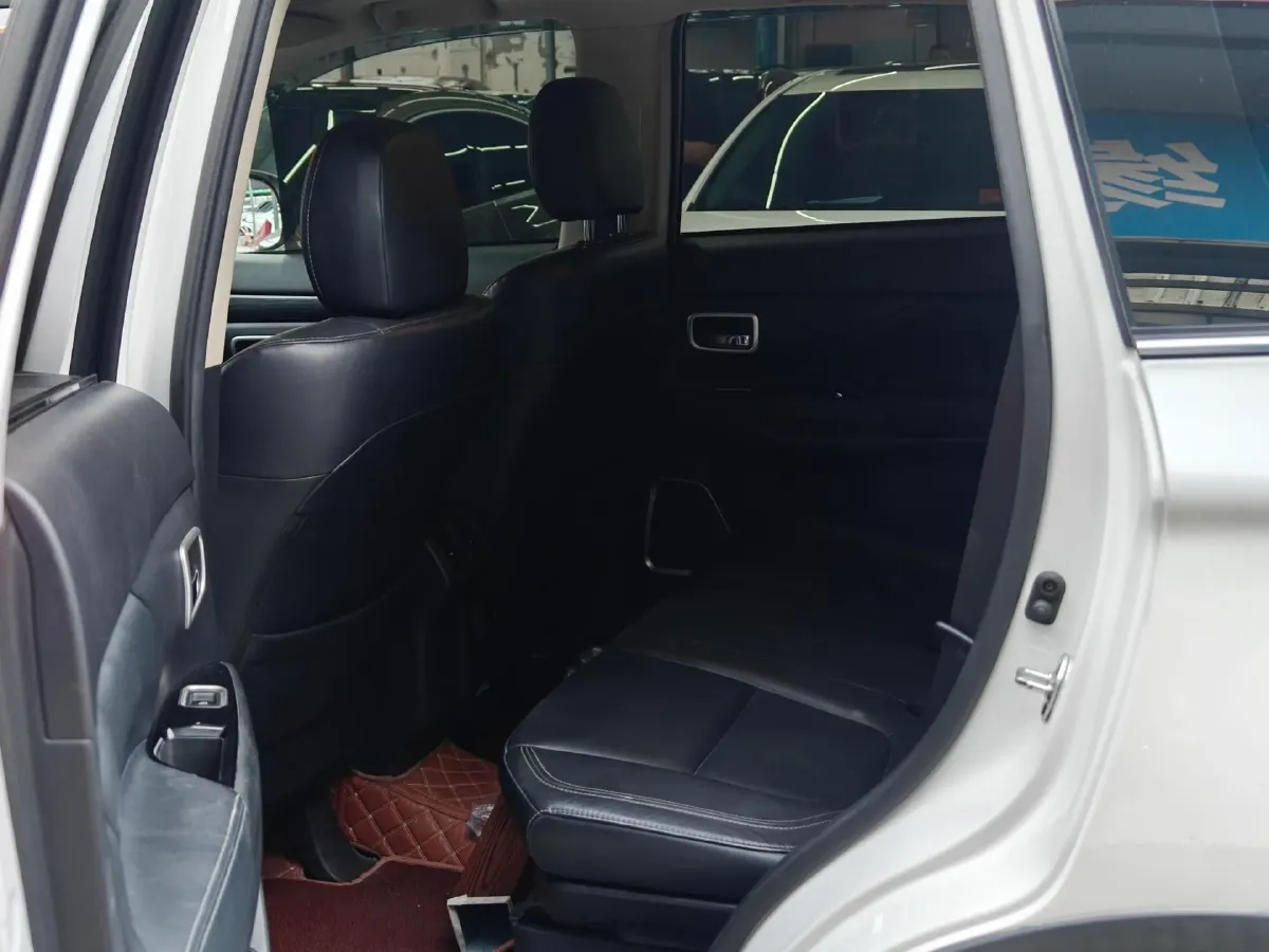 2019 Mitsubishi Outlander 2.4L 192HP L4 CVT,autocango,china used car exporter,china ev exporter,chinese used car exporter,chinese used ev exporter