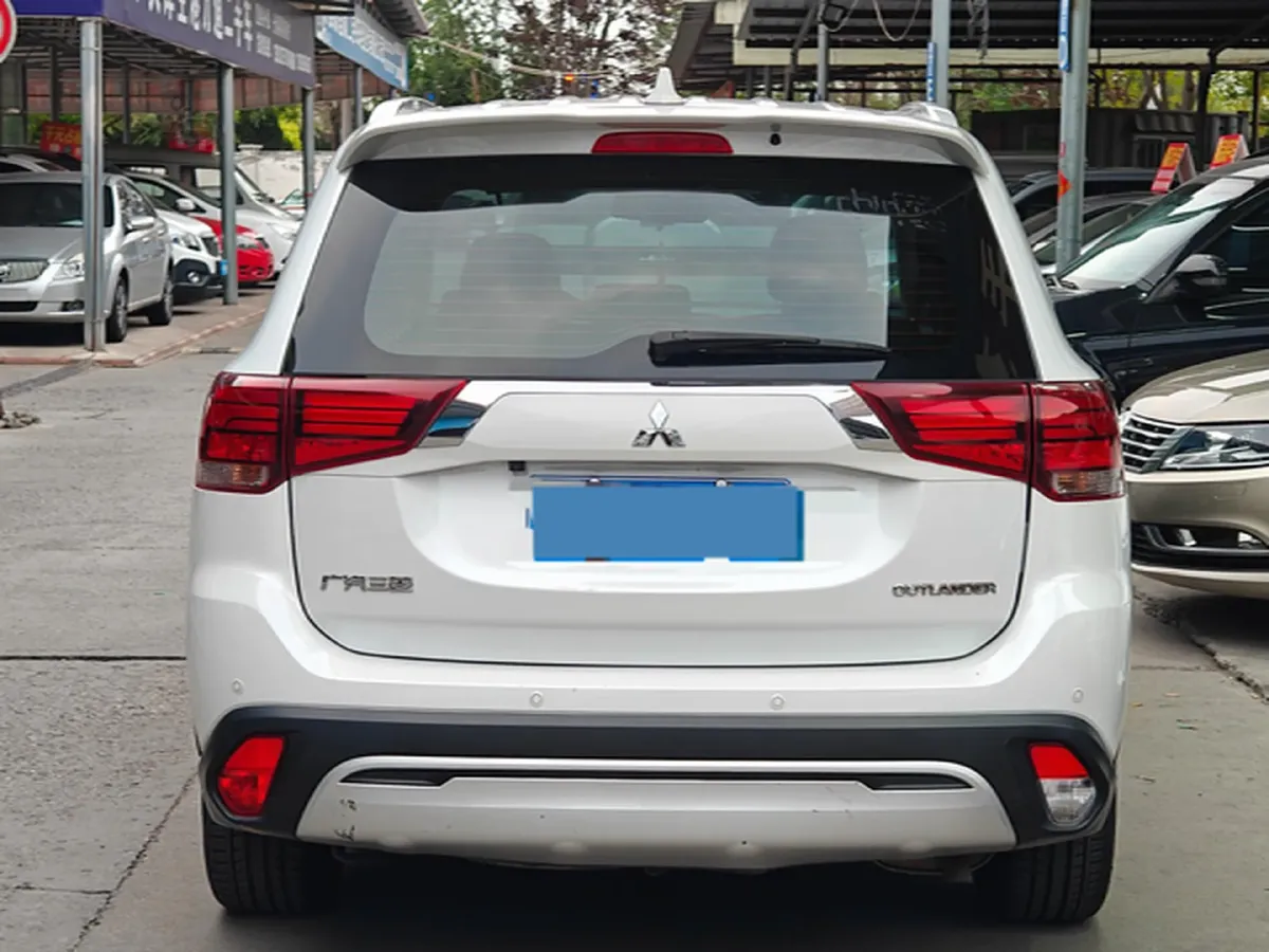 2019 Mitsubishi Outlander 2.4L 192HP L4 CVT,autocango,china used car exporter,china ev exporter,chinese used car exporter,chinese used ev exporter