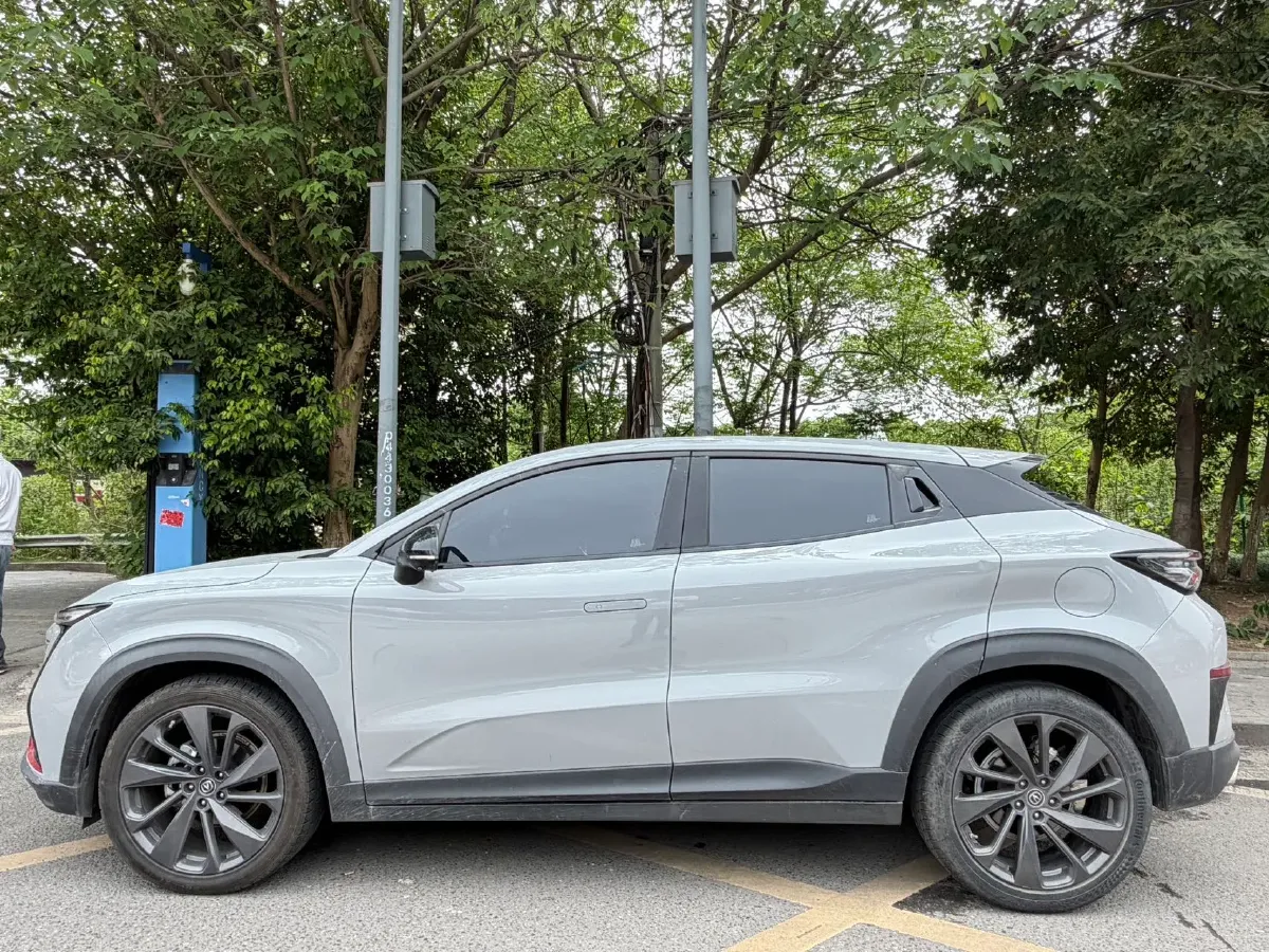 2020 ChangAn UNI-T 1.5T 180HP L4 7DCT,autocango,china used car exporter,china ev exporter,chinese used car exporter,chinese used ev exporter