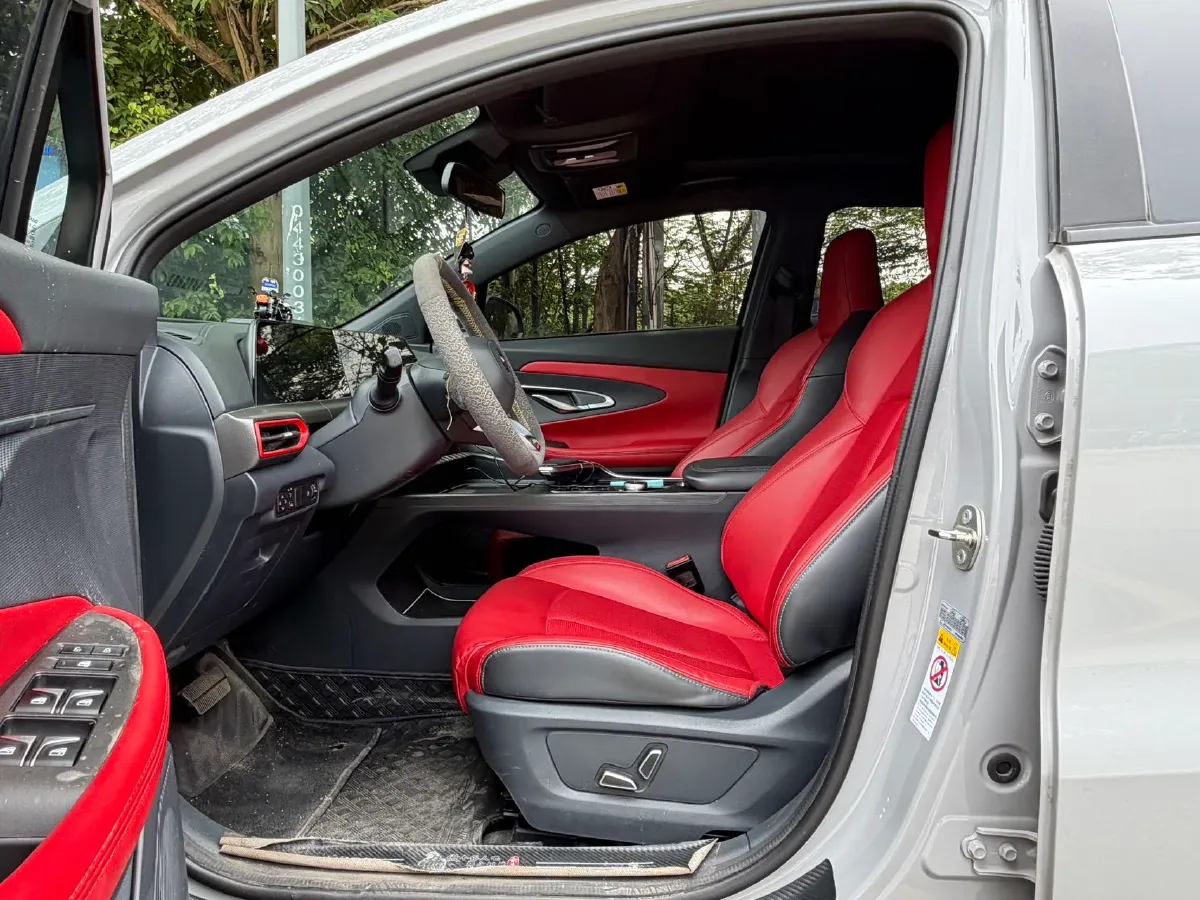 2020 ChangAn UNI-T 1.5T 180HP L4 7DCT,autocango,china used car exporter,china ev exporter,chinese used car exporter,chinese used ev exporter