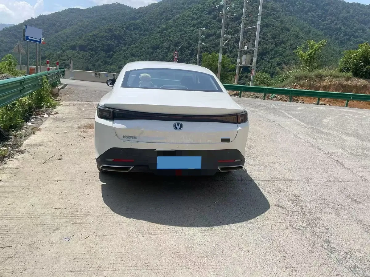 2025 ChangAn Eado 1.5T 192HP L4 7DCT,autocango,china used car exporter,china ev exporter,chinese used car exporter,chinese used ev exporter