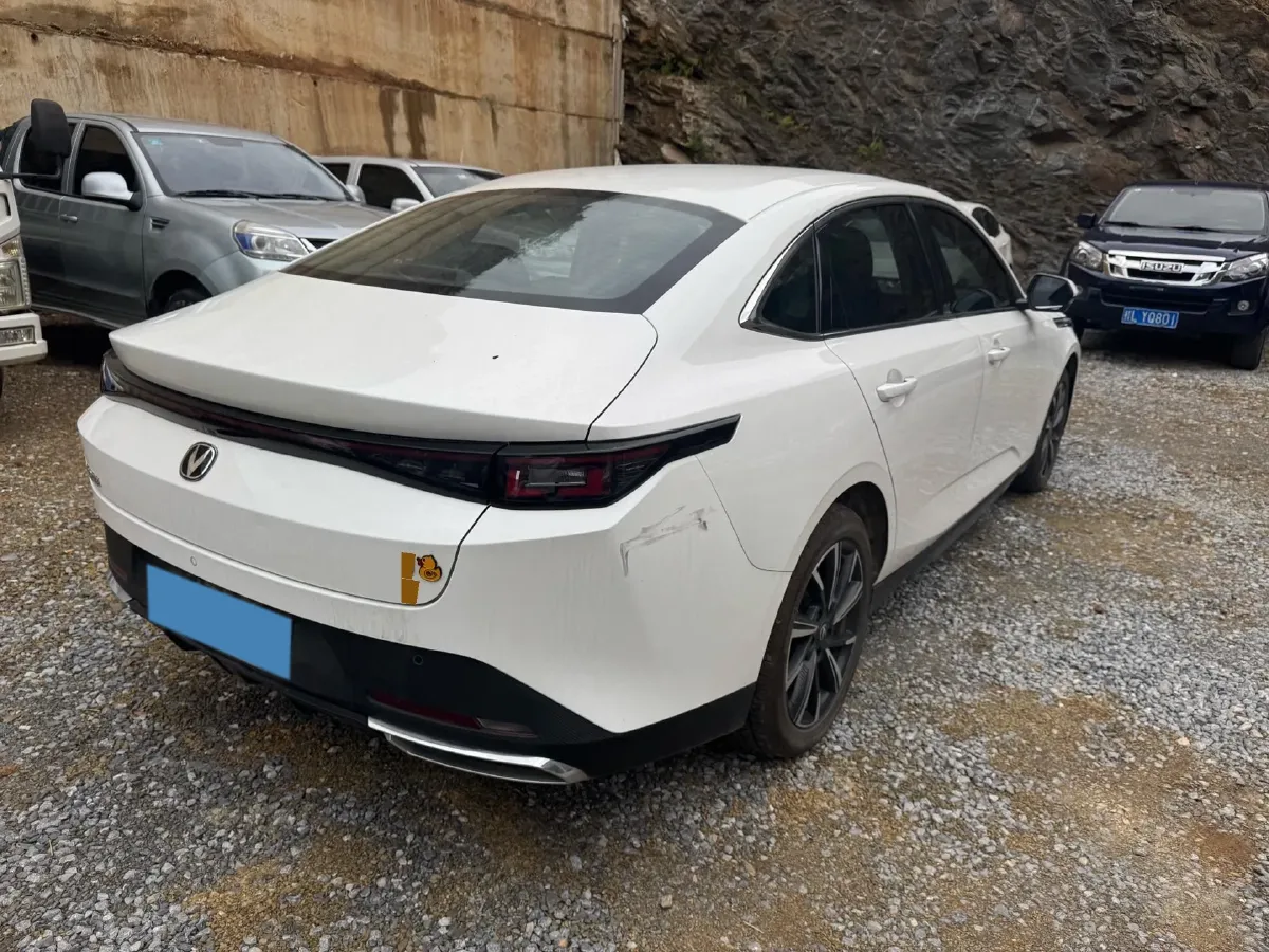 2025 ChangAn Eado 1.5T 192HP L4 7DCT,autocango,china used car exporter,china ev exporter,chinese used car exporter,chinese used ev exporter