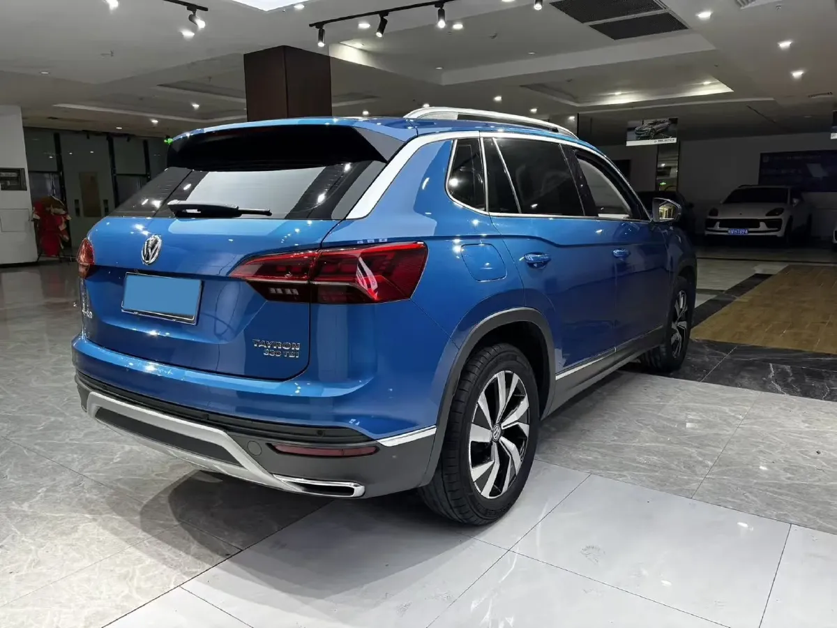 2019 Jeep Cherokee 2.0T 234HP L4 9AT,autocango,china used car exporter,china ev exporter,chinese used car exporter,chinese used ev exporter
