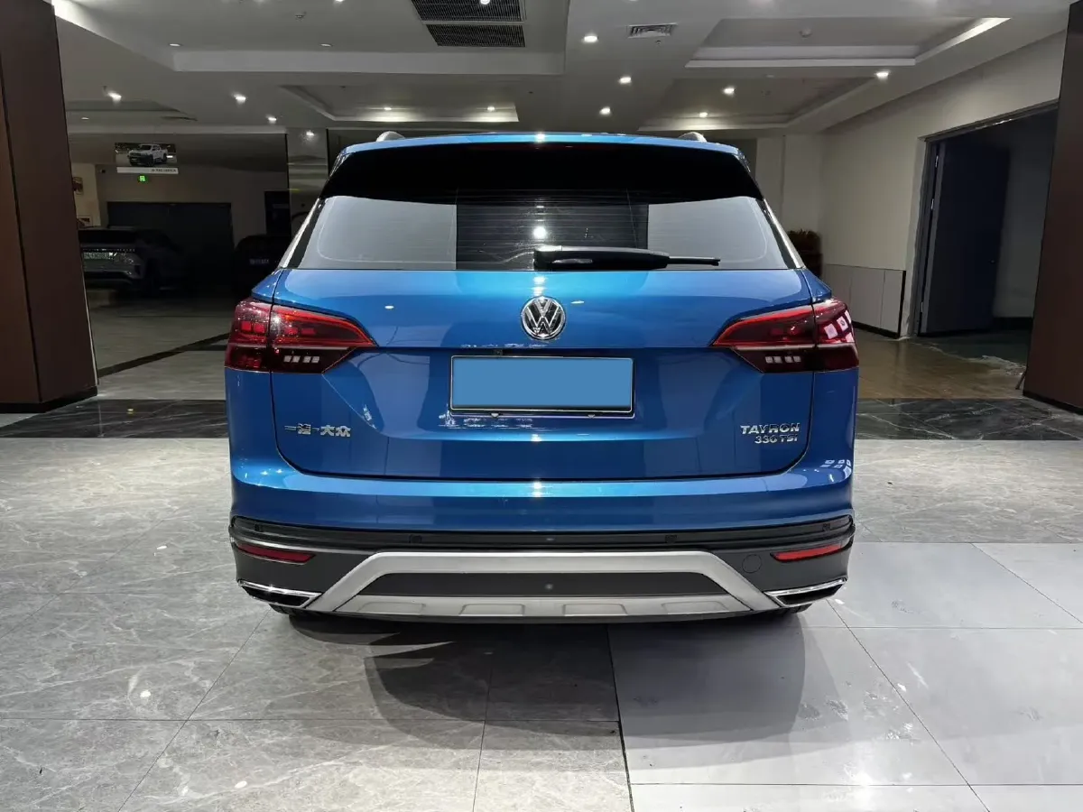2019 Jeep Cherokee 2.0T 234HP L4 9AT,autocango,china used car exporter,china ev exporter,chinese used car exporter,chinese used ev exporter