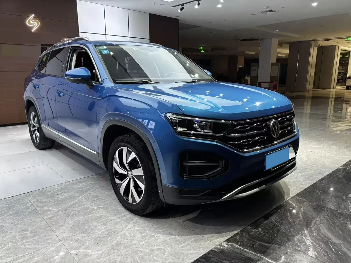 2019 Jeep Cherokee 2.0T 234HP L4 9AT,autocango,china used car exporter,china ev exporter,chinese used car exporter,chinese used ev exporter