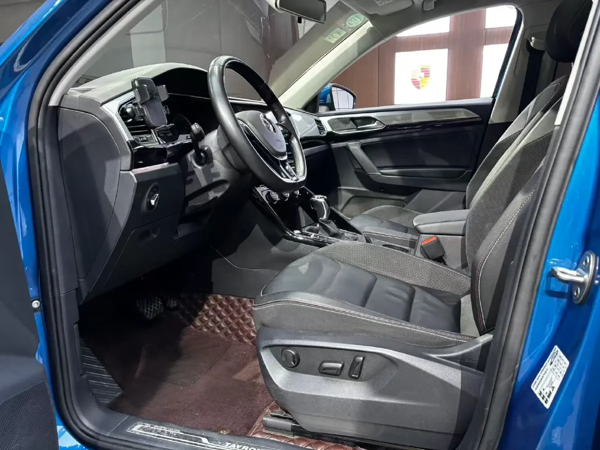 2019 Jeep Cherokee 2.0T 234HP L4 9AT,autocango,china used car exporter,china ev exporter,chinese used car exporter,chinese used ev exporter