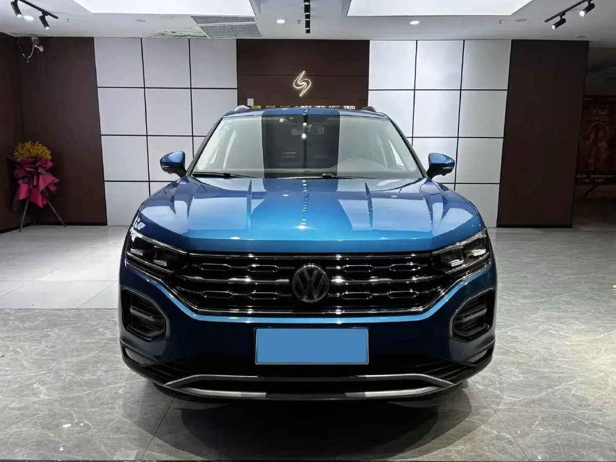 2019 Jeep Cherokee 2.0T 234HP L4 9AT,autocango,china used car exporter,china ev exporter,chinese used car exporter,chinese used ev exporter
