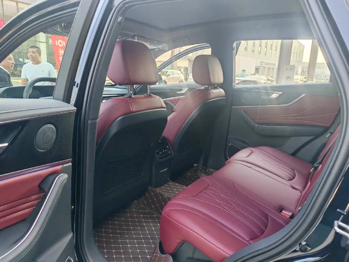 2025 HongQi HS5 2.0T 252HP L4 8AT,autocango,china used car exporter,china ev exporter,chinese used car exporter,chinese used ev exporter