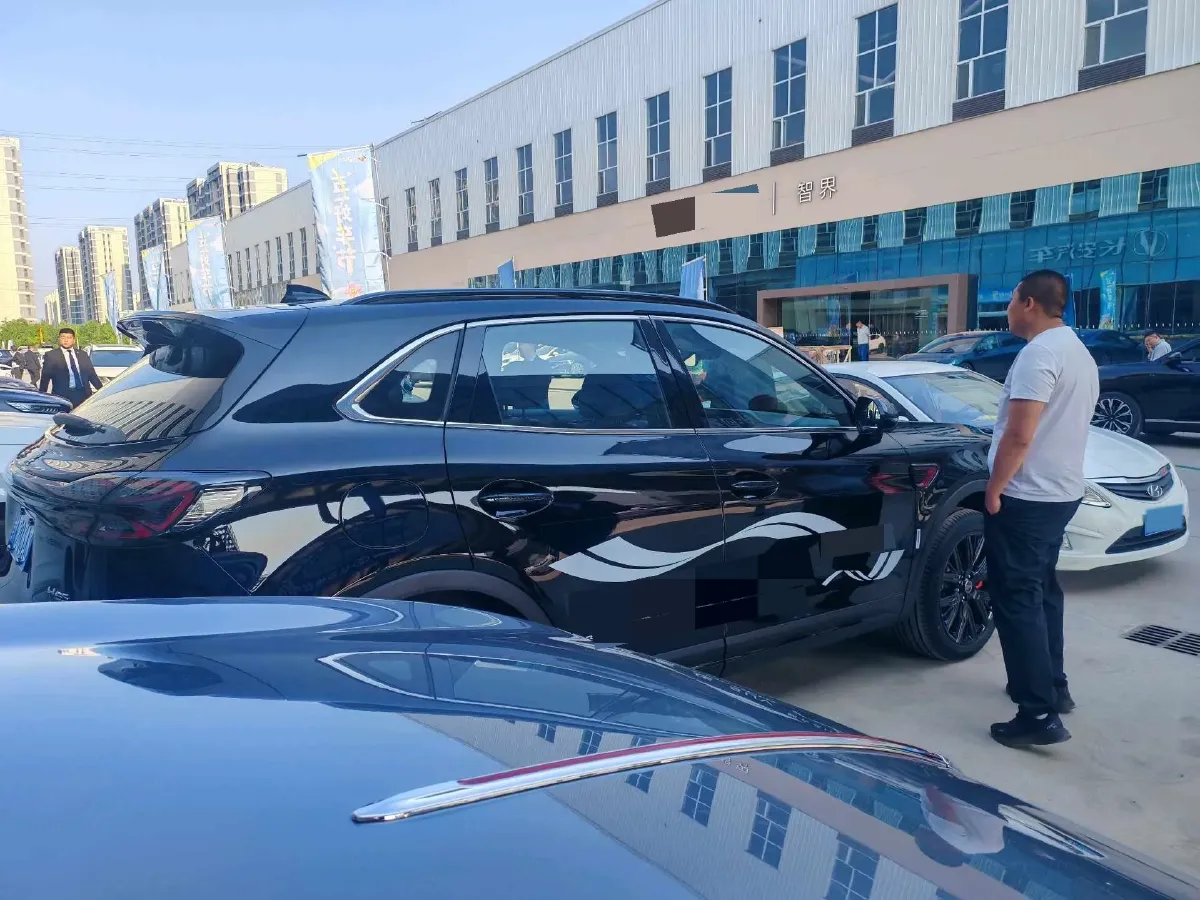 2025 HongQi HS5 2.0T 252HP L4 8AT,autocango,china used car exporter,china ev exporter,chinese used car exporter,chinese used ev exporter