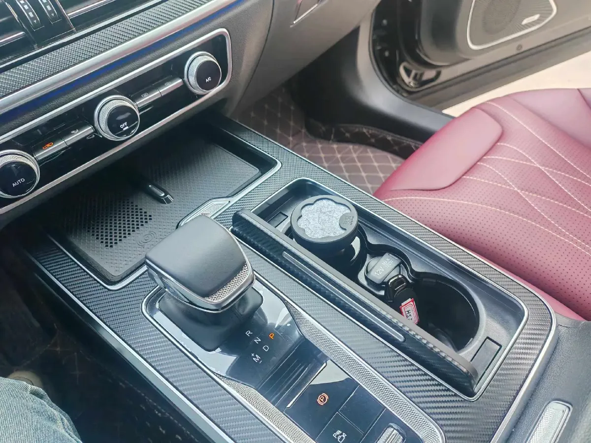 2025 HongQi HS5 2.0T 252HP L4 8AT,autocango,china used car exporter,china ev exporter,chinese used car exporter,chinese used ev exporter