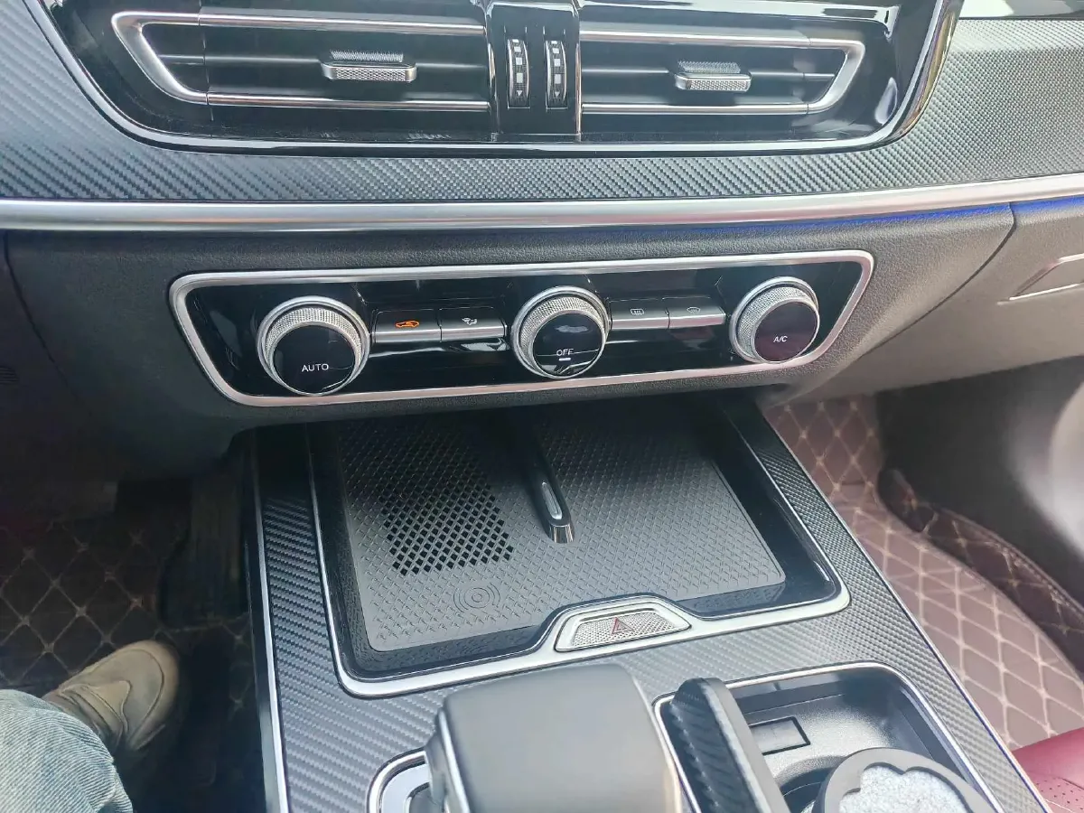 2025 HongQi HS5 2.0T 252HP L4 8AT,autocango,china used car exporter,china ev exporter,chinese used car exporter,chinese used ev exporter