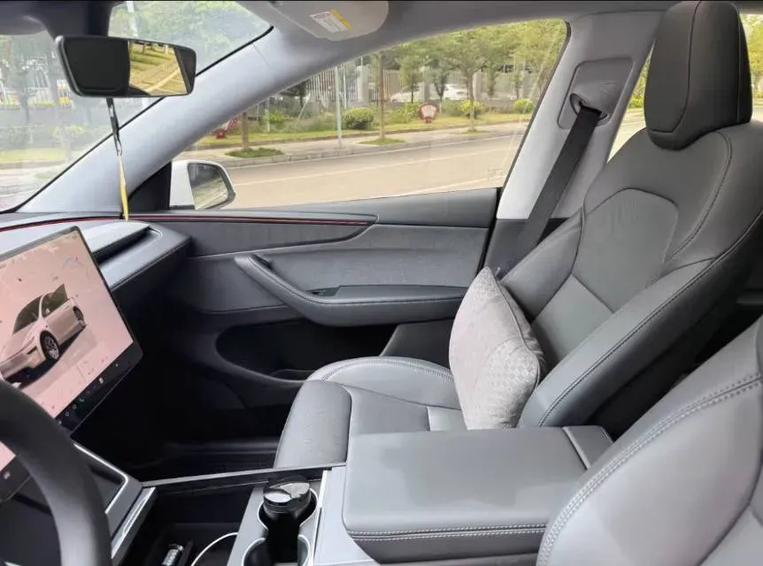 2025 Tesla Model Y BEV 62.5KWH,autocango,china used car exporter,china ev exporter,chinese used car exporter,chinese used ev exporter