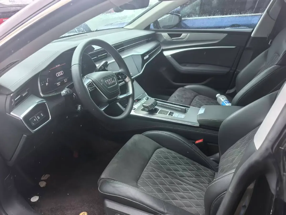 2024 Audi A7L 2.0T 245HP L4 7DCT,autocango,china used car exporter,china ev exporter,chinese used car exporter,chinese used ev exporter