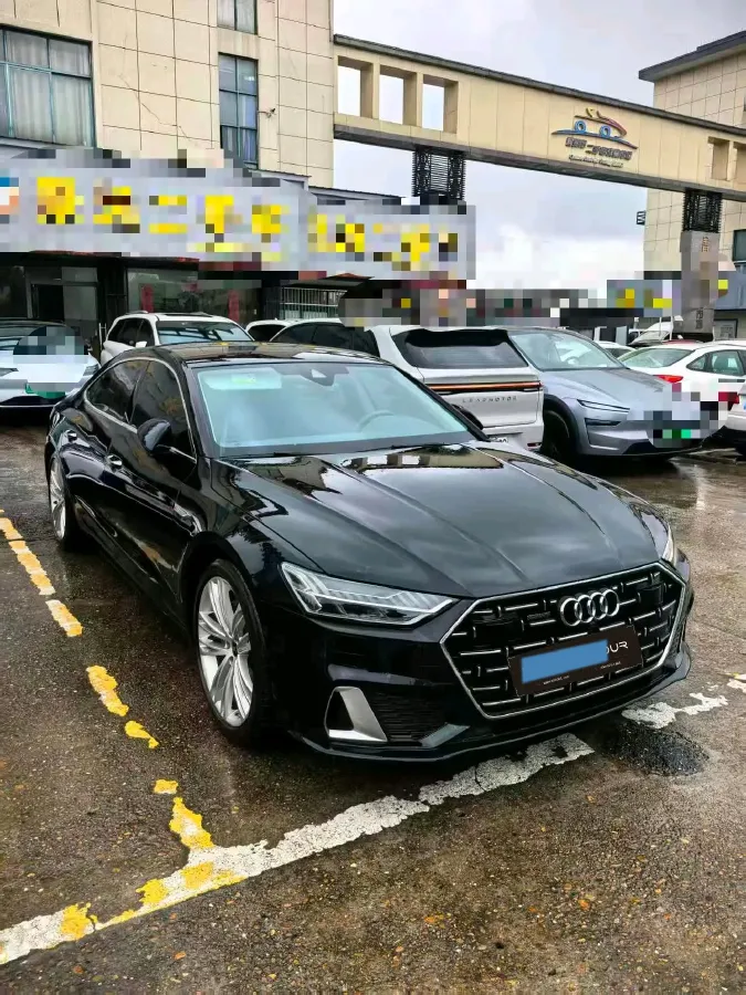 2024 Audi A7L 2.0T 245HP L4 7DCT,autocango,china used car exporter,china ev exporter,chinese used car exporter,chinese used ev exporter