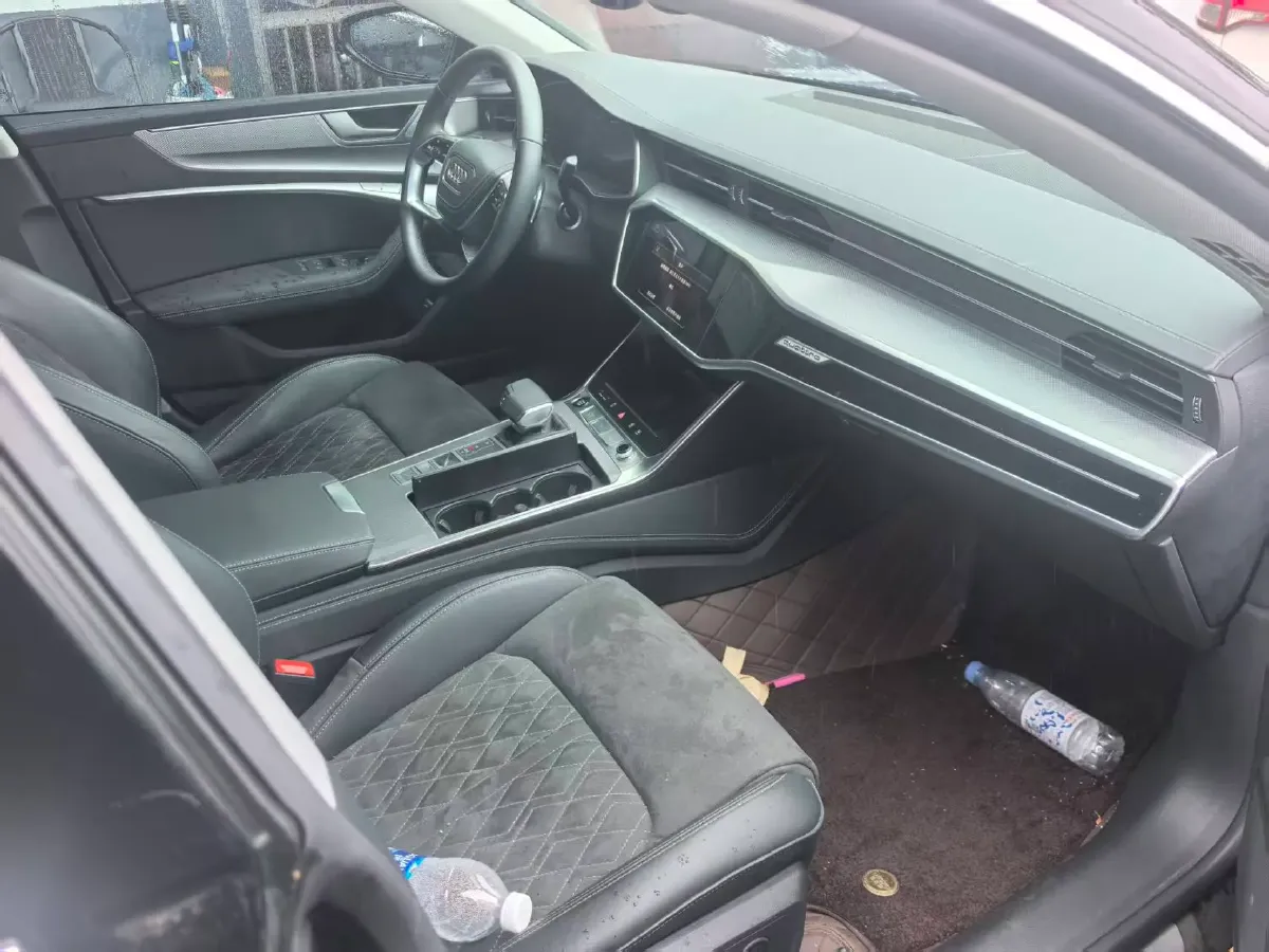 2024 Audi A7L 2.0T 245HP L4 7DCT,autocango,china used car exporter,china ev exporter,chinese used car exporter,chinese used ev exporter