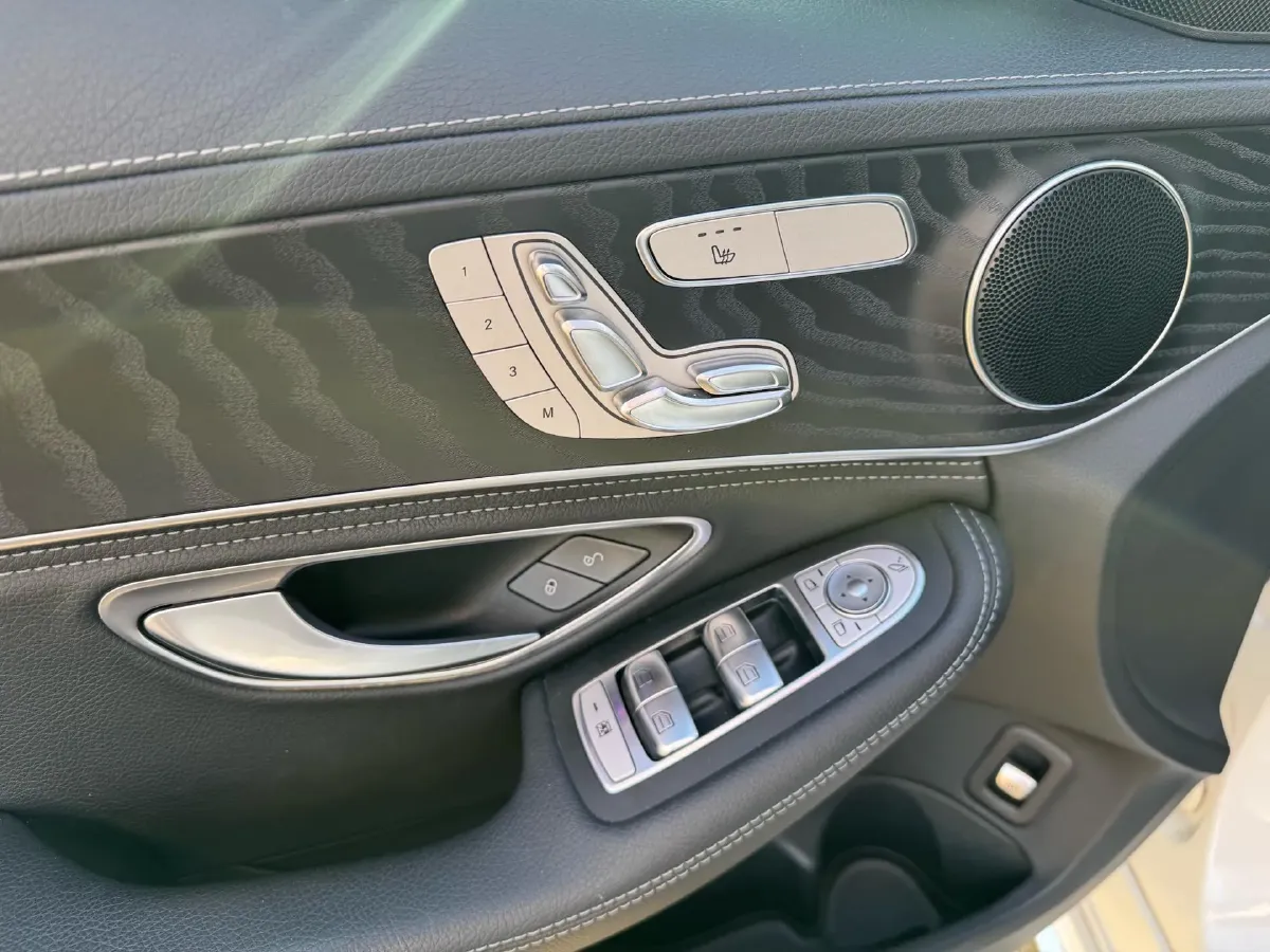 2020 Mercedes-Benz C Class 1.5T 184HP L4 9AT,autocango,china used car exporter,china ev exporter,chinese used car exporter,chinese used ev exporter