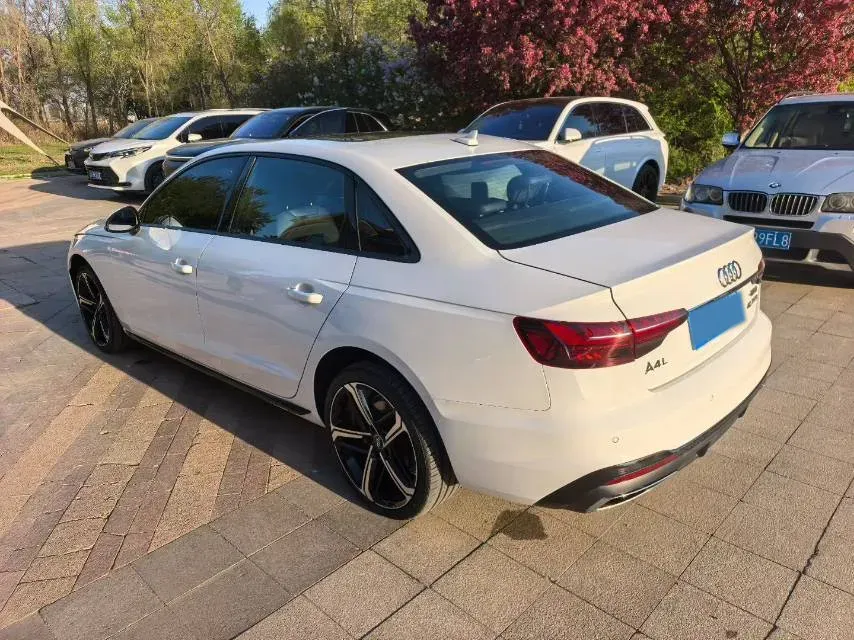 2024 Audi A4L 2.0T 190HP L4 7DCT,autocango,china used car exporter,china ev exporter,chinese used car exporter,chinese used ev exporter