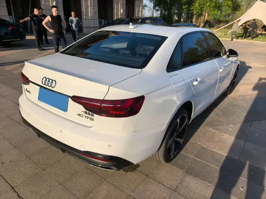 2024 Audi A4L 2.0T 190HP L4 7DCT,autocango,china used car exporter,china ev exporter,chinese used car exporter,chinese used ev exporter